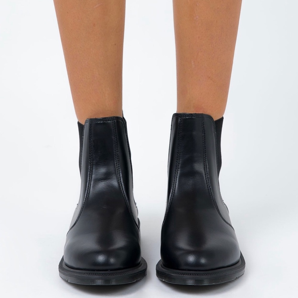 Dr. Martens Flora Chelsea Boots Smooth Leather